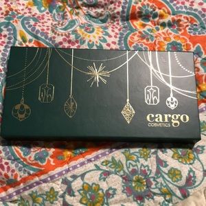 Cargo emerald city pallet